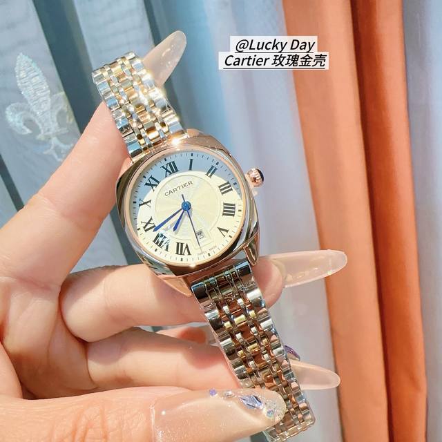 玫瑰金 钻面 罗马面 卡地亚-Cartier 女款腕表年轻而华丽，以年轻休闲设计为主打，三针石英腕表带日历，头层小牛漆皮表带. 尽显奢华腕表。尺寸: 32Mm