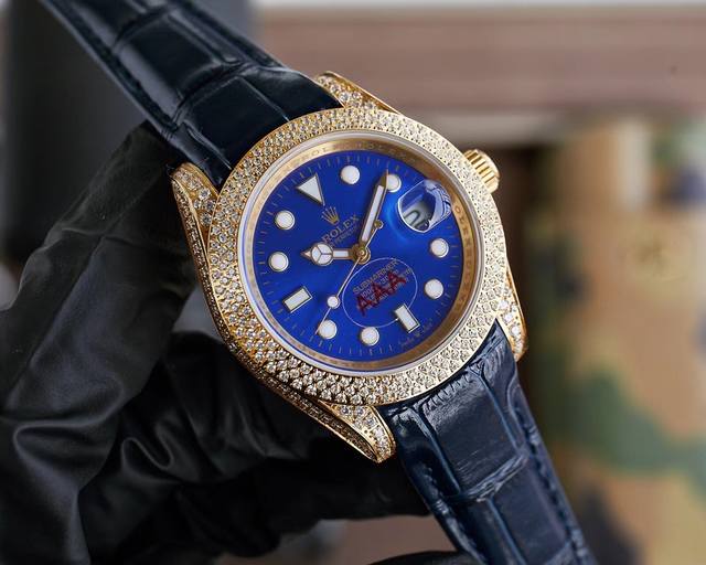 白壳 玫壳750 新品 劳力士顶级玩物毒货，不喜欢撞款街表水鬼的你，他绝对是你的知音。用劳力士最经典的潜航系列水鬼作为原型，经过圈口的二次改装，然后镶嵌顶级天然