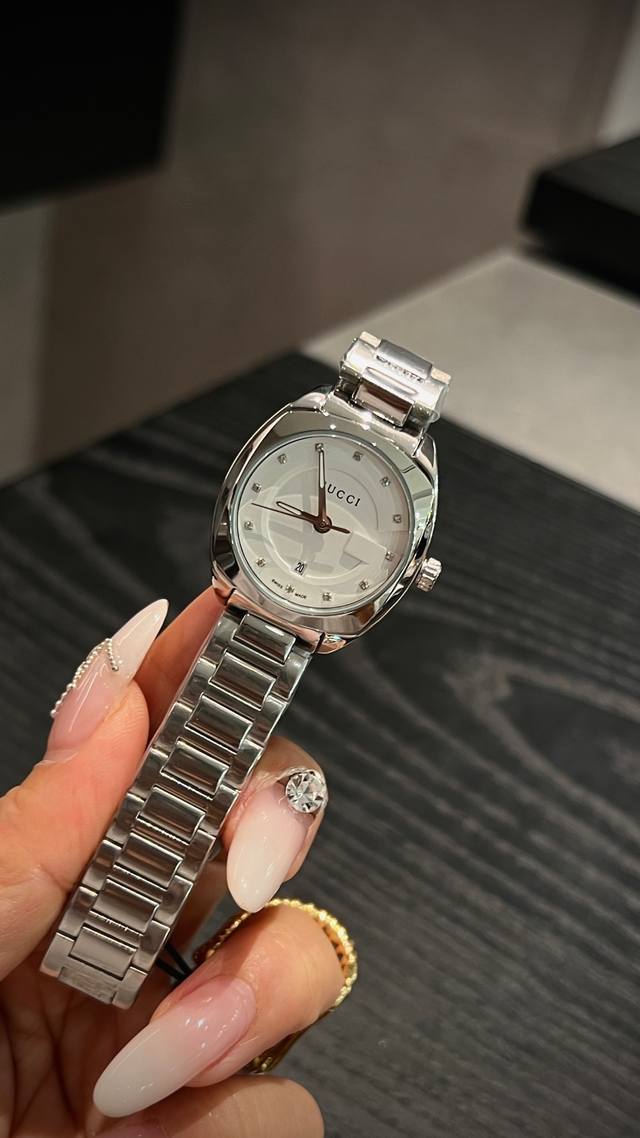 白壳 金360 专柜款 Gucci 古驰Gg2570系列Ya14 4腕表 石英机，尺寸28Mm。到货