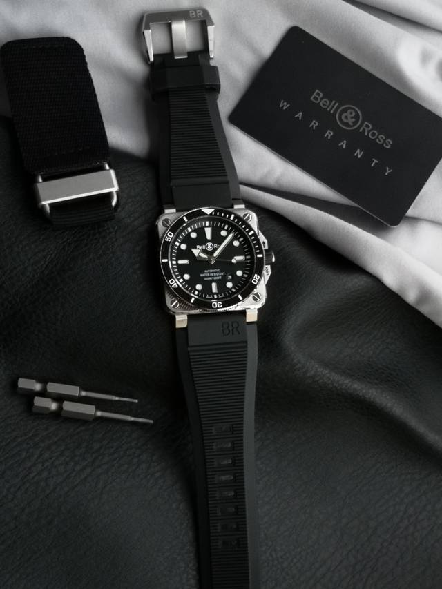 Brf 柏莱士 Bell&Ross Ot5 Instruments 系列Br03A 2824自动机械 机芯 精钢表壳 42毫米 带 陶瓷60分钟刻度单向旋转精钢