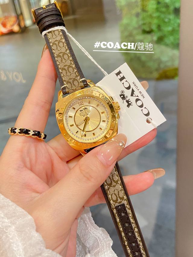 蔻驰 Coach经典款石英女表，36Mm表径，布艺牛皮表带，注意看底皮、美到爆、专柜品质、自家款可力推！高品质