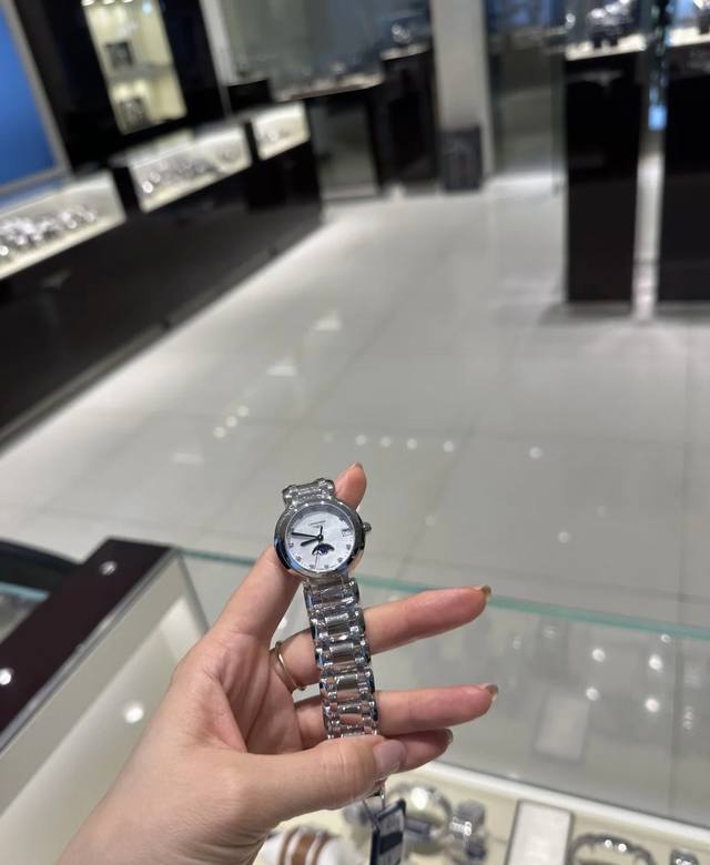 Kl 可乐 工厂P浪琴优雅系列心月女表 璀璨心月，奇幻优雅 腕表数据：型号L8.116.4.71.6，是浪琴心月带有月相功能的腕表，整表30.5毫米尺寸，非常适