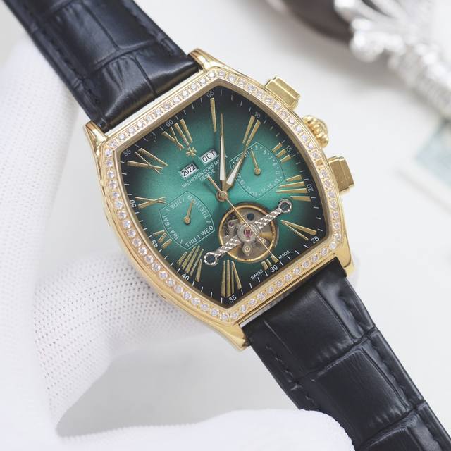 白 金900品牌：江诗丹顿-Vacherron 类型：男士腕表 壳套：顶级版316精钢L 表带：进口316精钢表带 机芯：全自动机械机芯 镜面：矿物质防刮玻璃