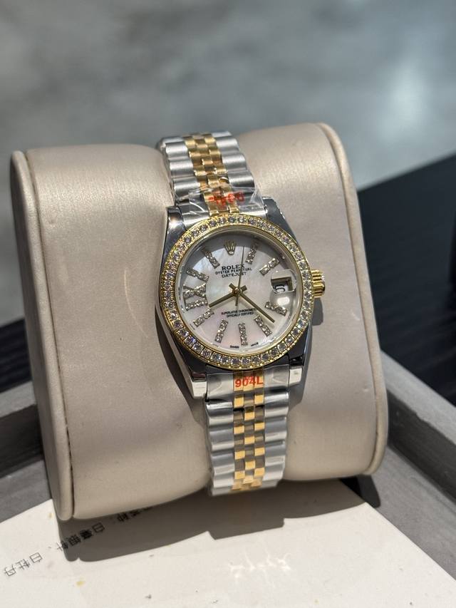 劳力士 日志 系列经典女款 实芯钢带-原装压扣 进口机芯 小红书火爆推荐 设计显出独特高贵优雅女神气质！316精钢表壳搭配施华洛世奇水晶钻石，纯手工镶嵌而成，女