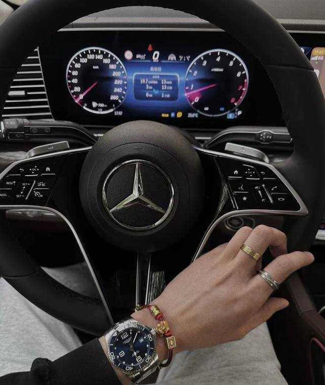 Longines浪琴 康卡斯潜水系列 自动机械机芯 日期显示300米防水 男表 瑞表 41Mm 蓝色表盘 陶瓷精钢表壳 精钢表带