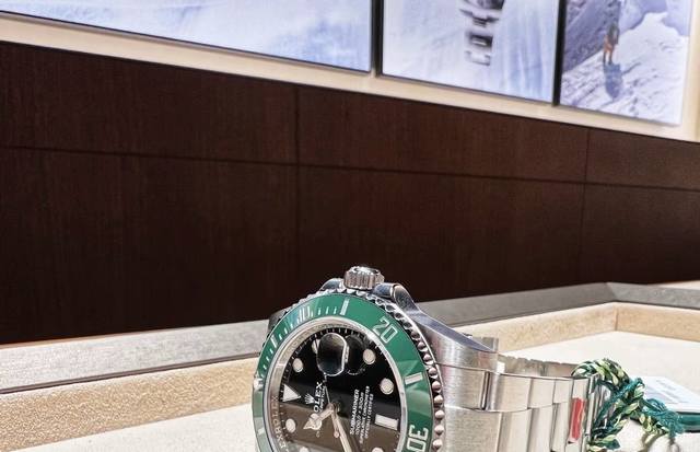 高品质 绿水鬼 机械机芯 精钢市场高版本 凭借买版、表径39Mm不断改进的钻研精神，特别是五大神器的业界认可，表径目前销量一直成上升趋势预定款式。 The Be