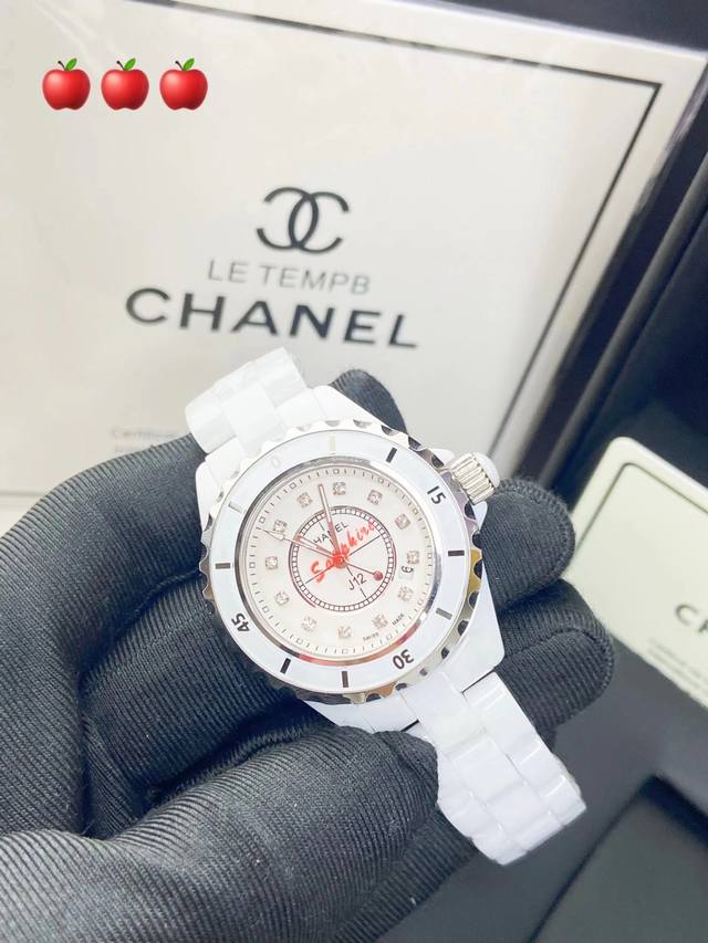 新款日历石英款 Chanelj12新款数字带日历石英款 33 38Mm