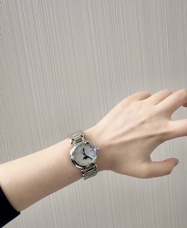 Kl 可乐 工厂P浪琴优雅系列心月女表 璀璨心月，奇幻优雅 腕表数据：型号L8.116.4.71.6，是浪琴心月带有月相功能的腕表，整表30.5毫米尺寸，非常适