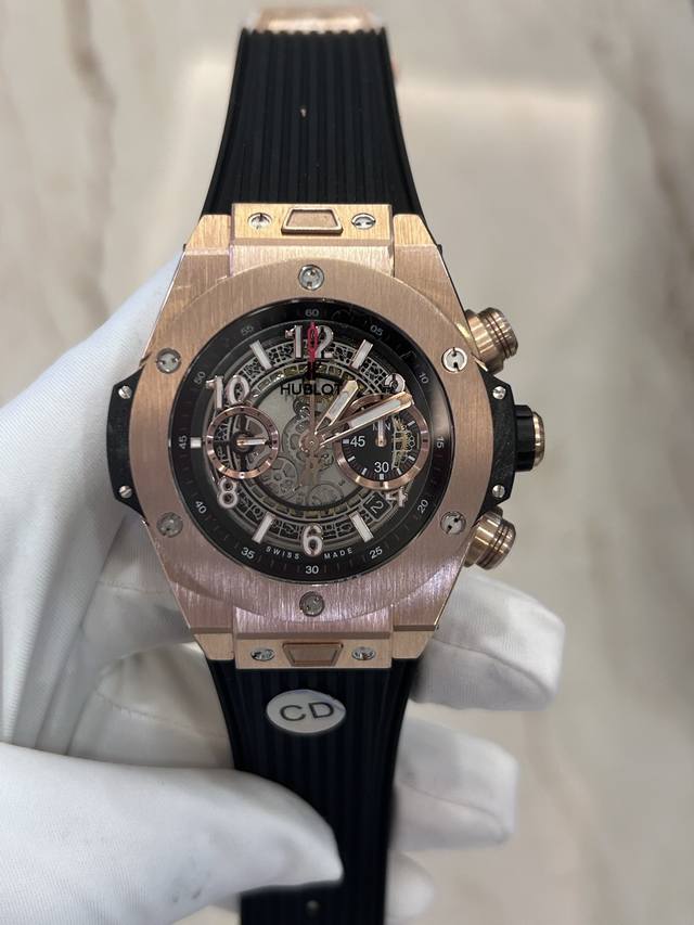 独家实拍图 恒宝 多功能计时石英机芯 男士腕表 Hublot Battery Movement