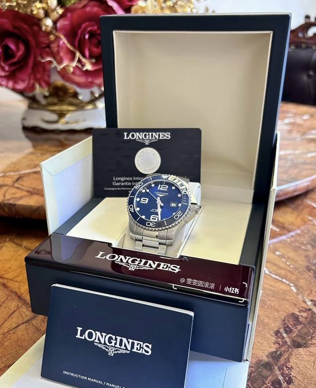 超强夜光，官网同步明星产品 专为追求卓越品质和拥有优雅态度的品味人士设计 康卡斯潜水系列。 采用全新全新进口机零故障精准走时性能稳定 表壳采用高科技材质历久弥新