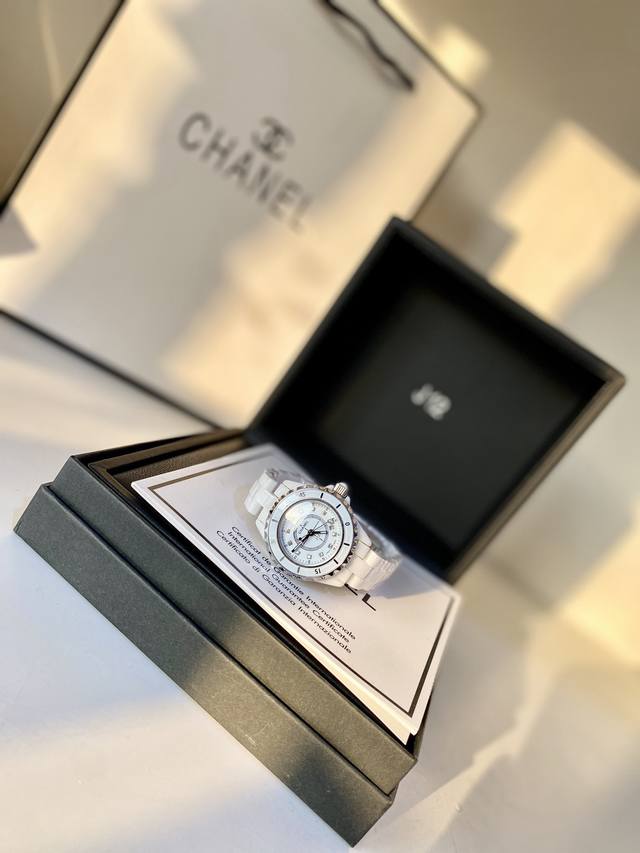 优质陶瓷 Chanel香奈儿 J12 石英女表 陶瓷材质 石仔面 小号33Mm♀大号38Mm 情侣必入款白色更加炫酷