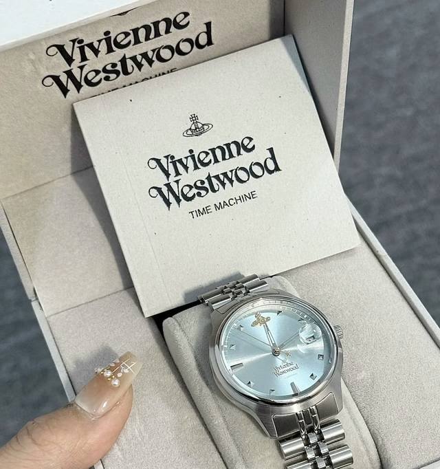 救命！！ 西太后这款小蓝表实在太好看了！ 他们家真的太懂女生了，贴心的出了大小表盘。 无论是自留，还是送对象，送好姐妹，都贼棒！