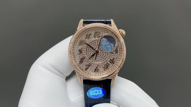 最新修正升级版 Vc 江诗丹顿EgéRie 伊灵女神系列 再添新作！沉淀时光雅韵，流转日夜芳华。超薄机械女式腕表延续系列风格！全新乳光表盘以璀璨美钻相饰，褶皱纹