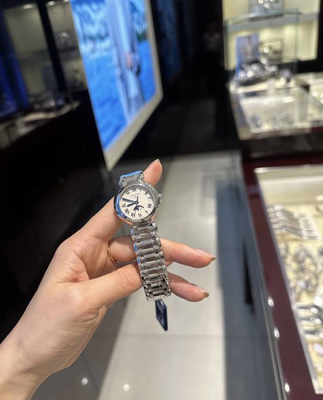 Kl 可乐 工厂P浪琴优雅系列心月女表 璀璨心月，奇幻优雅 腕表数据：型号L8.116.4.71.6，是浪琴心月带有月相功能的腕表，整表30.5毫米尺寸，非常适