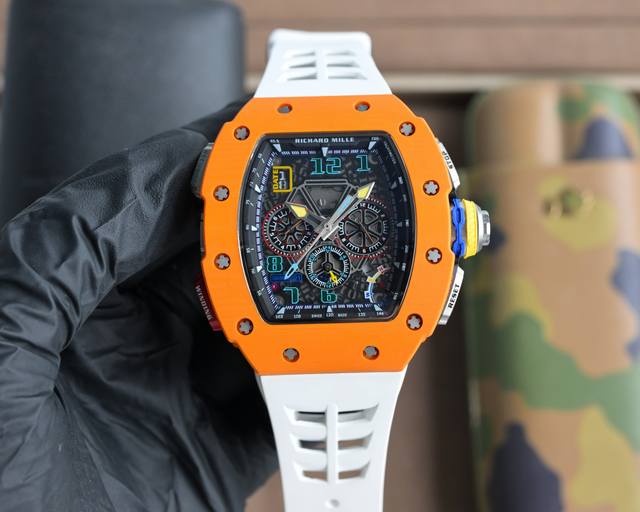 理查德 米勒 Richardmille Rm碳纤维壳全自动机械机芯 40X50X16Mm 蓝光镜面 独特镂空表盘 夜光表盘指针 橡胶或尼龙表带 折叠扣 循规蹈矩