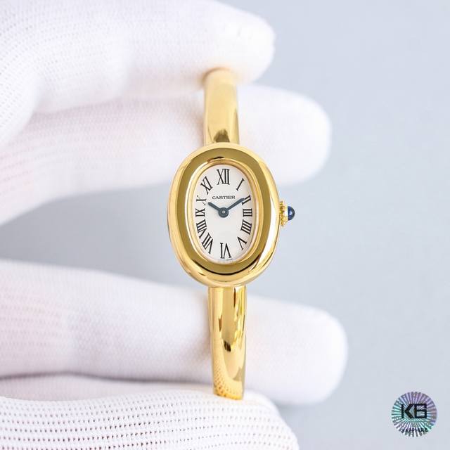诚意之作！卡地亚 “浴缸”金镯腕表！这系列手表圆润复古的的腕表设计于1912年，Baignoire 浴缸 ，是卡地亚设计腕表的强大创造力的见证。它拥有独创的椭圆