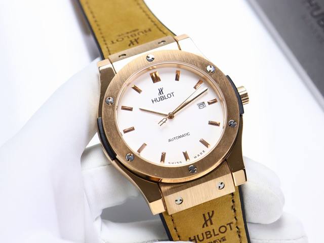 金+20宇舶 恒宝Hublot 经典融合系列 316精钢表壳 壳套采用Cnc工艺精细打磨加工 确保各方位细节 圈口彰显宇舶独特拉丝工艺效果，表带采用进口橡胶表带