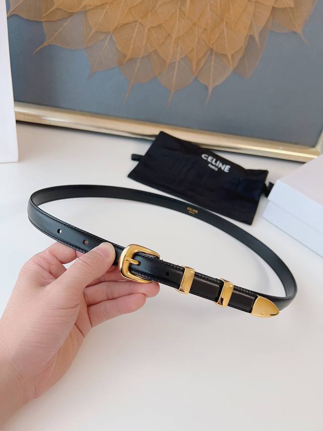 Ce*E 赛家经典款女士腰带｜高级感拉满 法国奢侈品牌 专为独立女性设计 意大利进口双面小牛皮 头层牛皮材质 1.8 Cm极简设计 经典Logo五金扣头 百搭神