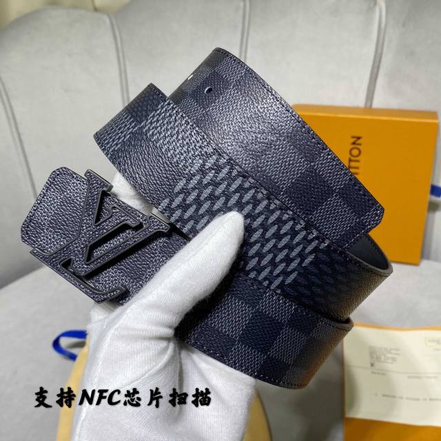 Original packaging, latest upgraded version from the L0Uis Vuitt0N counter. 40mm