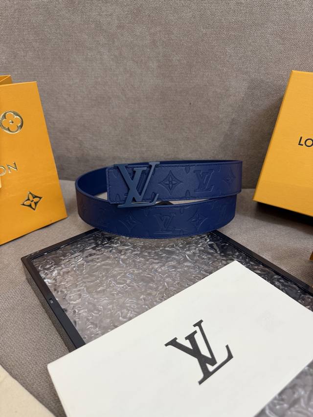 Lv Shadow belt has the classic style of Monogram Shadow leather and the restrain