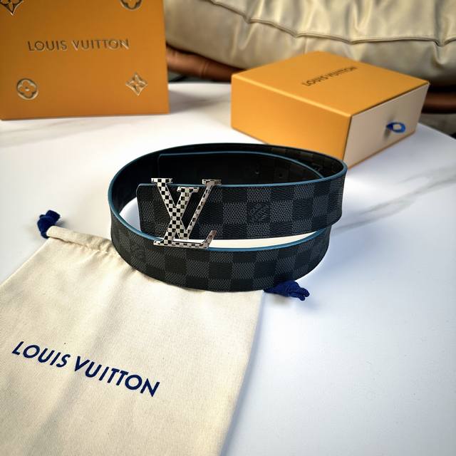 Special L0Uis Vuitt0N This season's new arrival, this original belt from Donkey