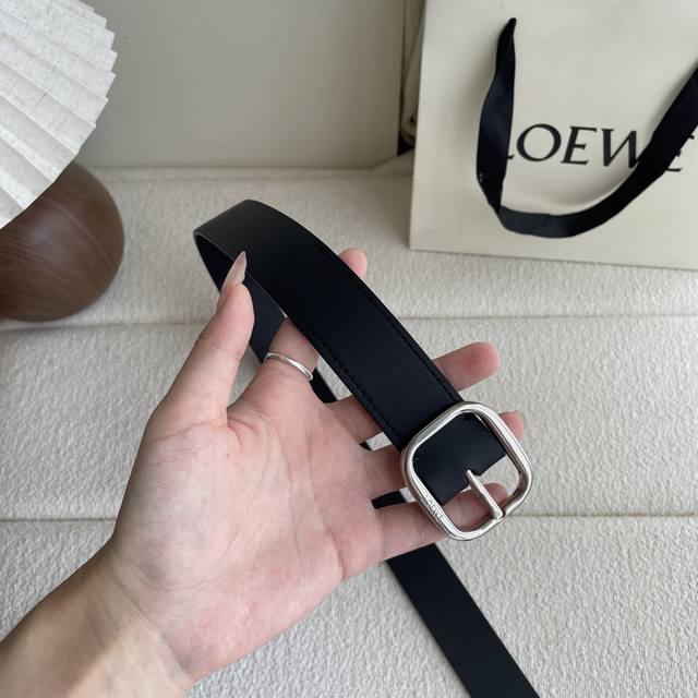 Special Loewe new vegetable tanned cowhide leather belt, the leather has been tr