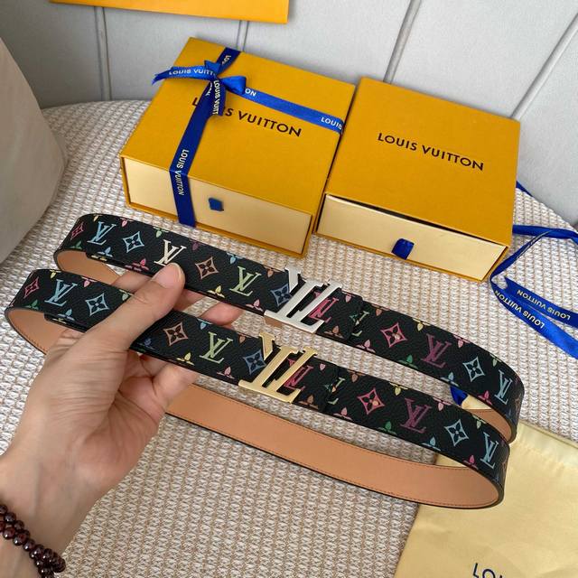 L0Uis Vuitt0N This season's new arrival, the Lvjia women's original belt, is 30m