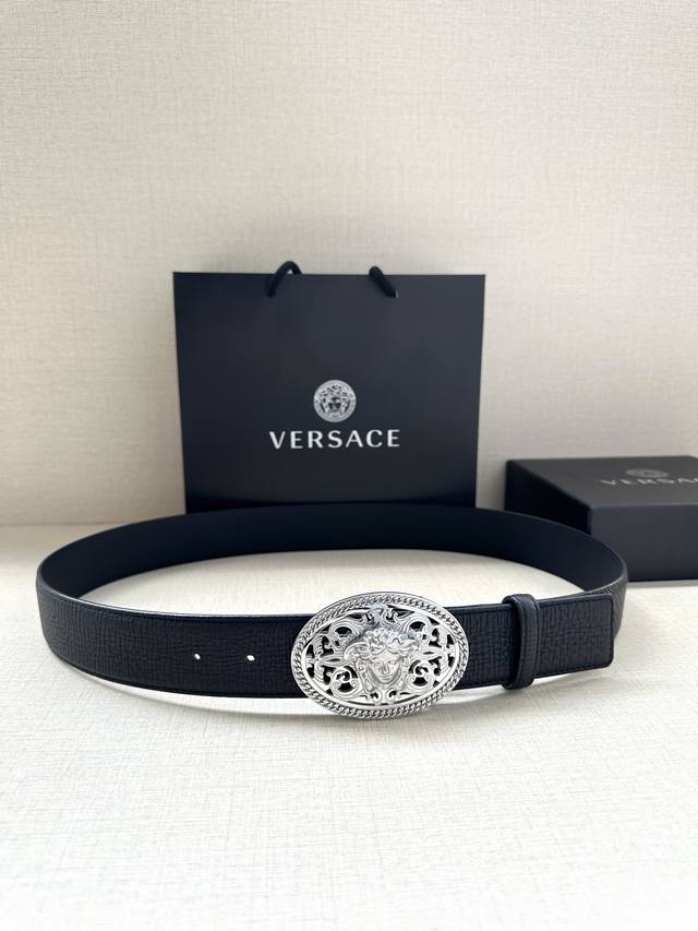 Width: 4.0cm This Versace belt features oval hardware and the iconic Versace Med