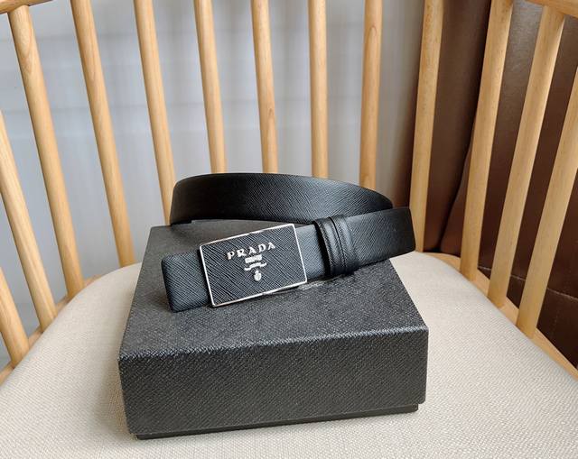 Prada's latest collection. This buckle-style belt is part of our versatile modul