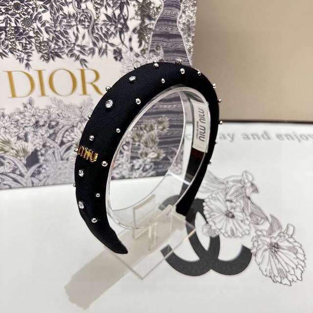 Special counter packaging Miumiu Miu Miu's latest high-end headband for little f