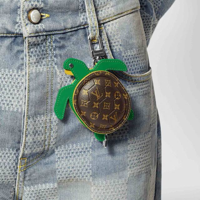 official website new product M01471Louis Vuitton Turtle Bag Keychain Pendant Lv