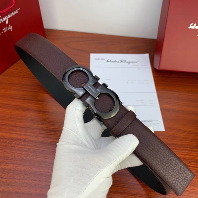 3.5cm Ferragamo double-sided pebbled leather belt with gold metal Gancio double