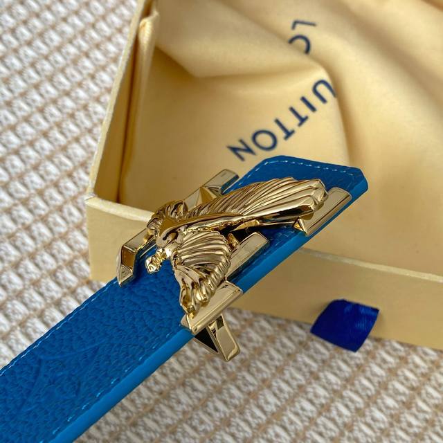 L0Uis Vuitt0N The latest upgraded version of the counter is 40mm wide. The origi