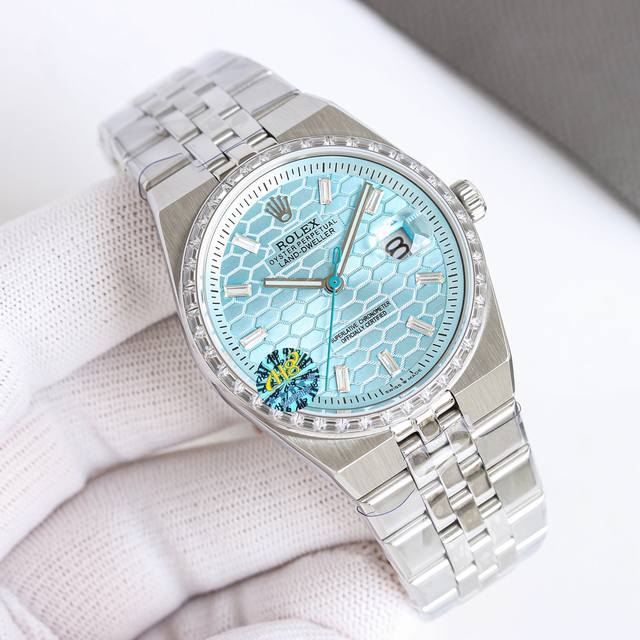 光壳 ，钻壳2150劳力士-陆使型，V2 赛车版 40Mm，内置9015改一体7315机芯。劳力士全新 Land-Dweller 陆使型于 2025 年推出，采