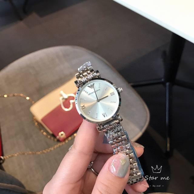 阿玛尼 浪漫情怀，挚爱一生，璀璨满天星 人工精致镶嵌钻，闪闪的光芒，拥可南非钻媲美，活力四射，光彩耀眼，实物更美，316L精钢，尺寸 32Mm 再次颜值爆表，缠