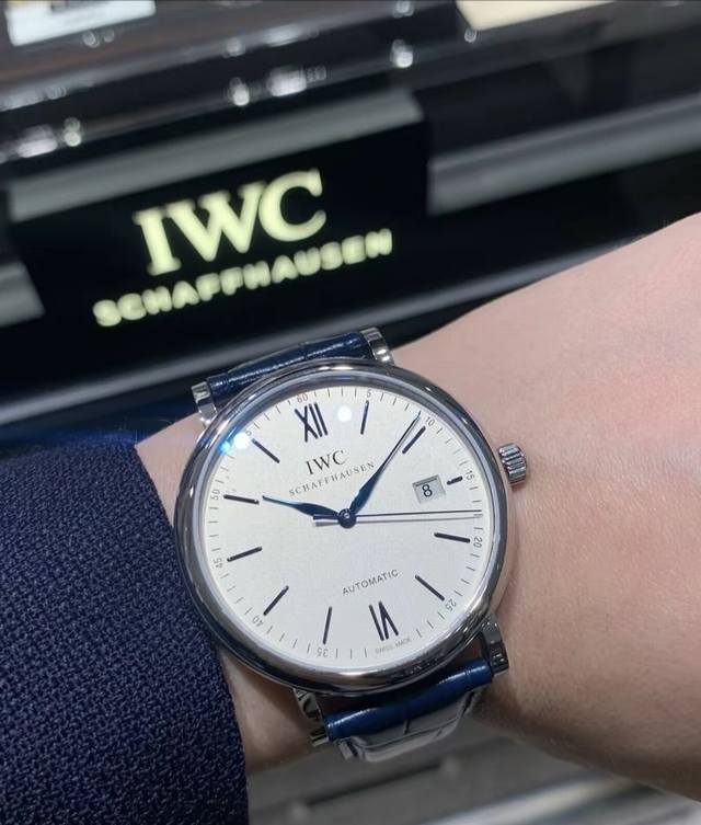 Iwc万国柏涛菲诺自动机械机芯 大三针,日期显示,简约 男表 瑞表 40Mm 白色表盘 精钢表壳 鳄鱼皮表带