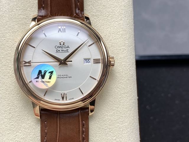 N1 Factory 密底 蝶飞典雅系列腕表。 N1出品只为传承经典，碟飞 至臻品质39.5毫米瑞士天文台表。这款表优雅纤薄的外表，搭配简约大方的设计，N1抓住