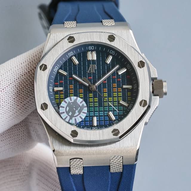 Gw新品 爱彼皇家橡树 0音乐经典版本 6大精妙之处 1.拆解开模，直径44Mm厚14Mm 2.完美还原表壳的每一处细节，尽显“棱角分明 坚毅果敢”的阳刚气质。