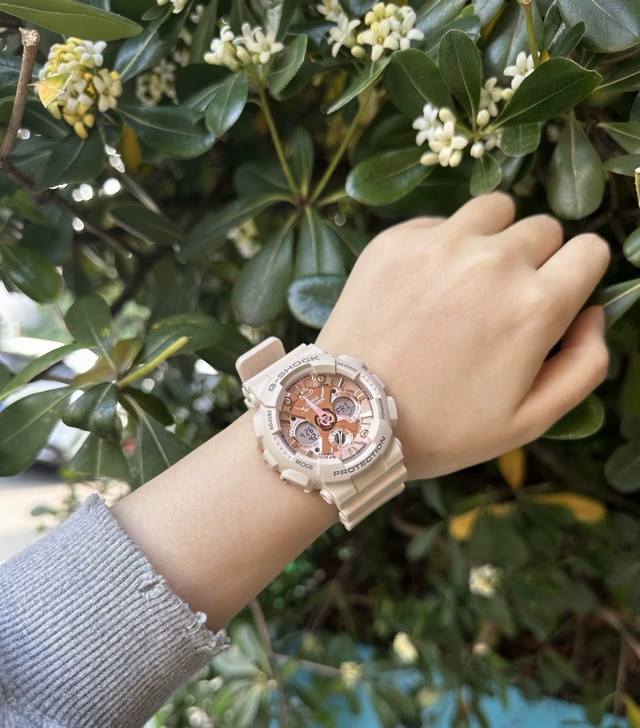 Casio卡西欧 可购礼盒 夜跑精灵百搭多巴胺 防水防震 石英机芯 树脂表带 日韩表 女表 金色表盘