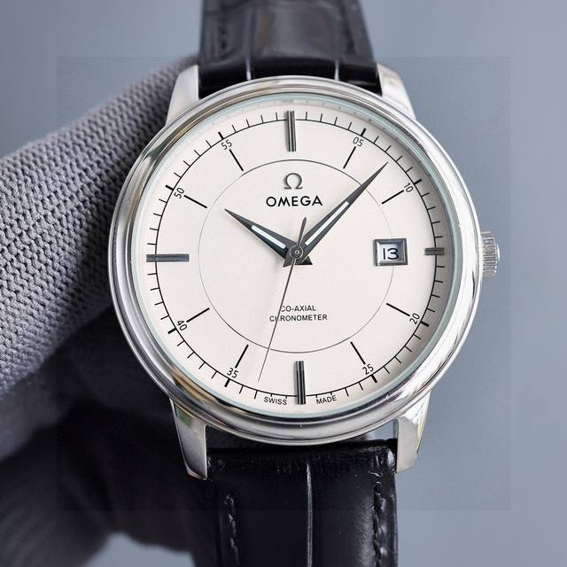 白 金 欧米茄碟飞系列因为好所以一直被模仿，从未被超越 见证时间！把握未来 。 采用316L钢表壳，全新原装进口8215机芯。 经测试0返修 表径40毫米，厚度