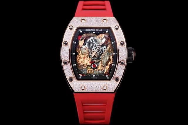 成龙大哥同款Ja Chen Richard Mille Rm57-03飞龙 在天系列 全球限量8只 贵重来不是你的缺点！ 此款腕表壳套采用进口水晶透明玻璃打造，