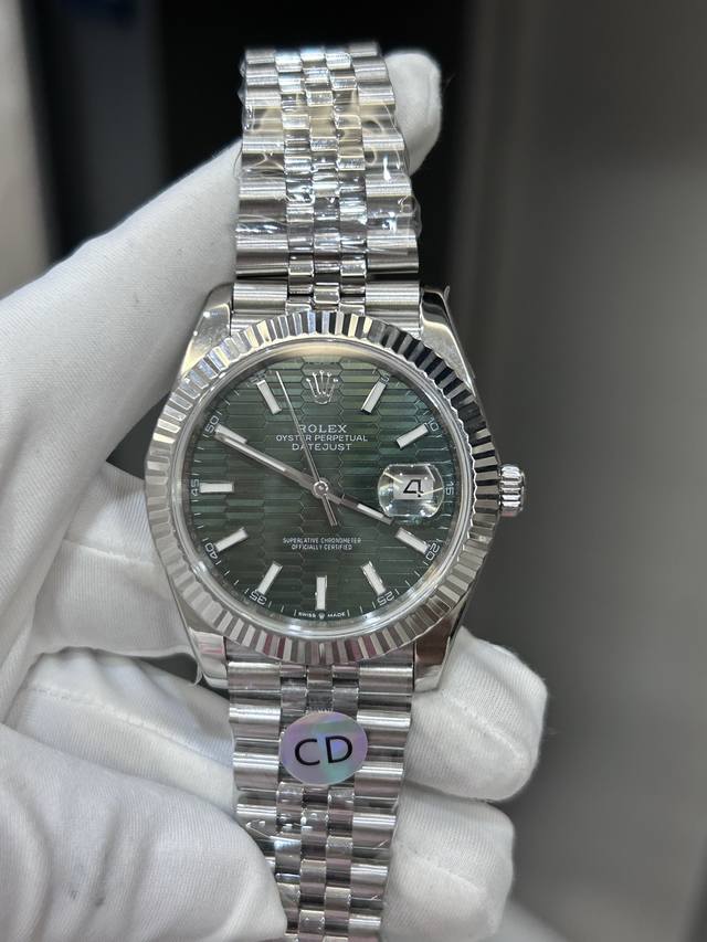 独家实拍图劳力士日志系列 Rolex Datejust型号M126334-0030水波纹绿盘公价 P114140直径41Mm机芯日本Swiss Movement