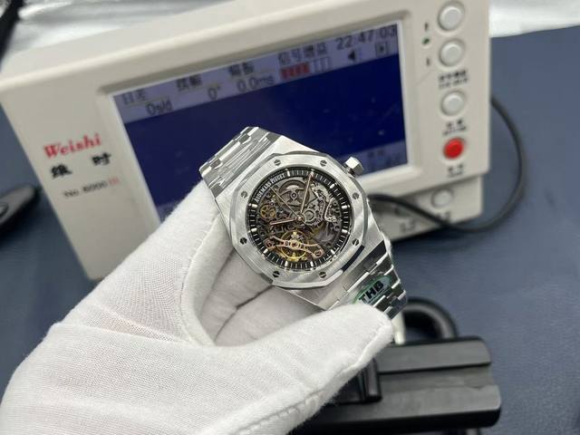 Thb Factory2025墙裂推荐 市场最高版本 爱.彼镂空15407 全新定制一体机芯 V2版2点：进修大秒跟重锤雕刻24K黄金更加符合原版，只加料 不加