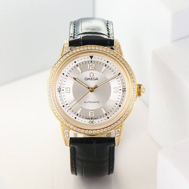 新款欧米茄海马系列！耗时长达6个月！超薄男士自动机械腕表，采用进口原装9015机芯 非市场国产机 ，每小时振频28800次，零返修质量，直径40Mm原装尺寸，超