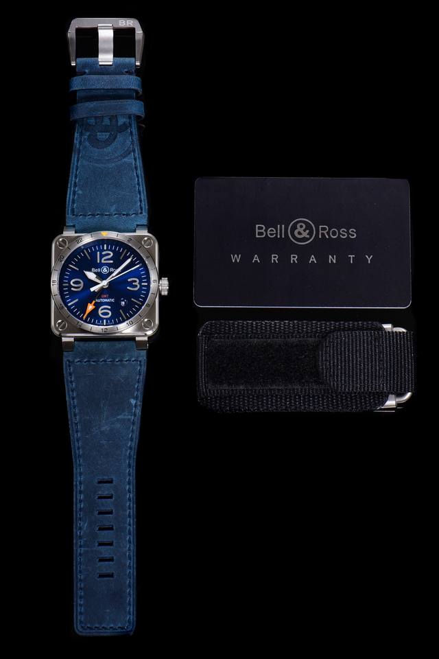 Br Bell & Ross 柏莱仕 Br 03-93 Gmtot5 机芯：进口自动上弦机械机芯 功能：时针、分针、秒针、日期和表圈上的24小时第二时区 Gmt