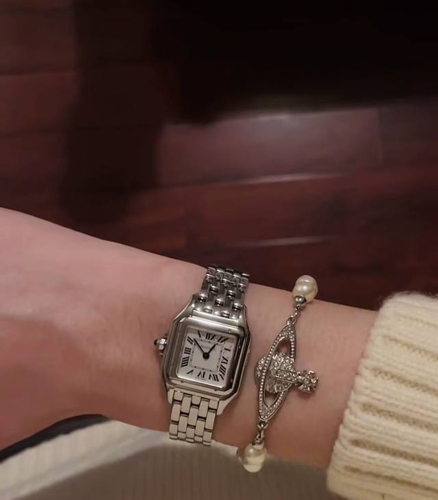 Cartier卡地亚 猎豹系列 必备经典 石英机芯 30米防水 女表 瑞表 22Mm*30Mm 白色表盘 精钢表壳 精钢表带