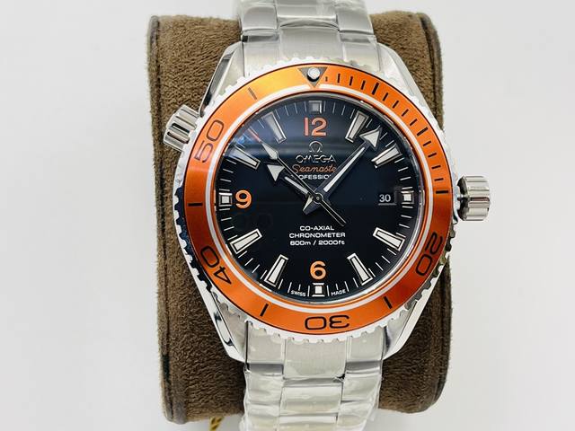 金+50钢带加100新品推荐 经典之作 超A做工 欧米茄 Omega 海马系列600米潜水男表！1搭载性能超稳定的原版同轴8900 8500机芯 ，可以说是零返