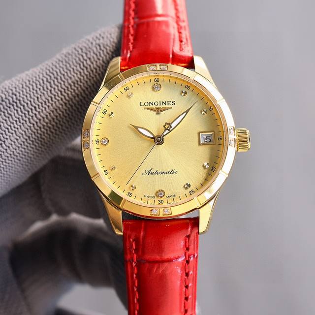 金+50最新力荐浪琴女款，小红书爆款，女装腕表，青春年华，可以搭配更多颜色皮带镜面：蓝宝石水晶玻璃-防刮材质：采用316精钢表壳动力：储存48小时防水：深度10