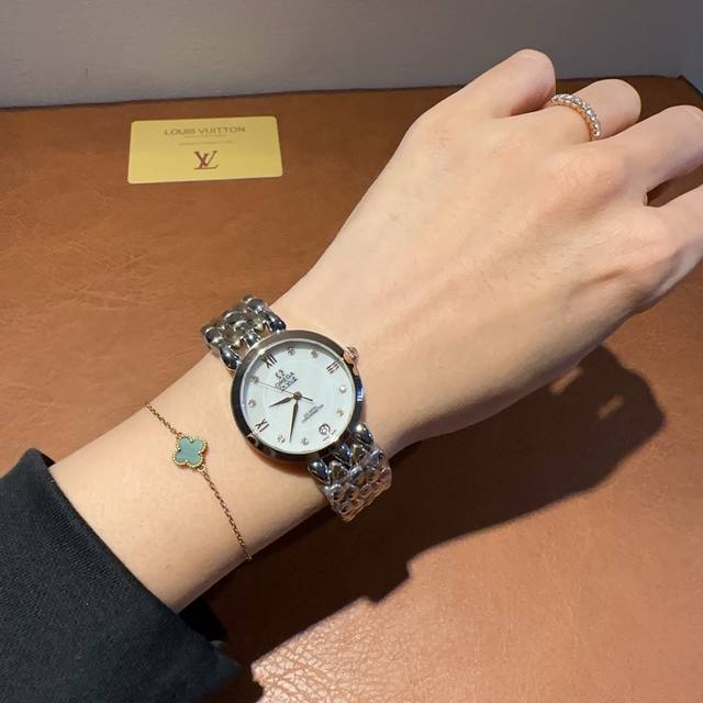 Omega Omega 欧米茄蓝宝石玻璃，美美镶钻，尺寸：33Mm ，厚度：10Mm，质量非常好大写的漂亮独家爆卖首发，超级百搭无敌好看，316实心精钢，原装扣