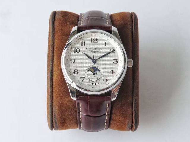 Gs出彩之作，浪琴名匠系列L2.909.4.78.3月相腕表压轴登场！简约优雅尽显从容气度！ 表壳 1.腕表尺寸40X12毫米。Gs不放过任何细节，一丝不苟的还